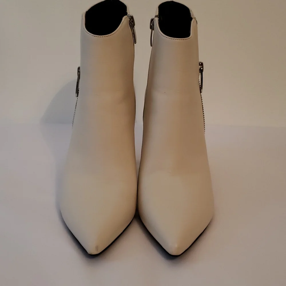 Nine West ankle boots/booties size 9.  Excellent pre owned condition. - Picture 4 of 8